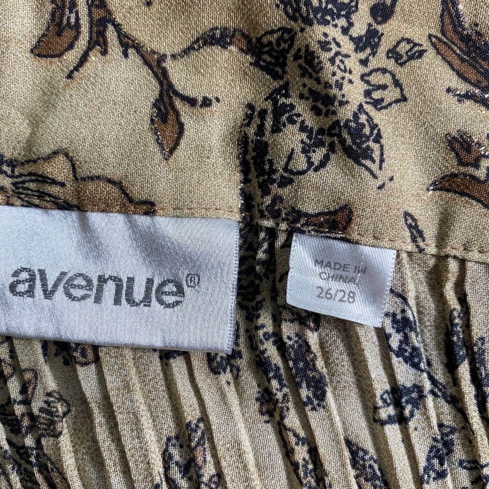 📌 Avenue Sparkling smocked Tunic - Top - Picture 12 of 14